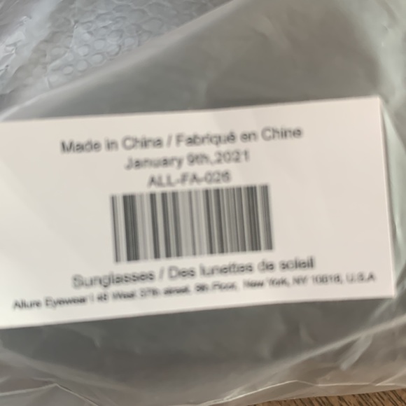 NWT Riley sunglasses by O by Oscar de la renta - Picture 4 of 4